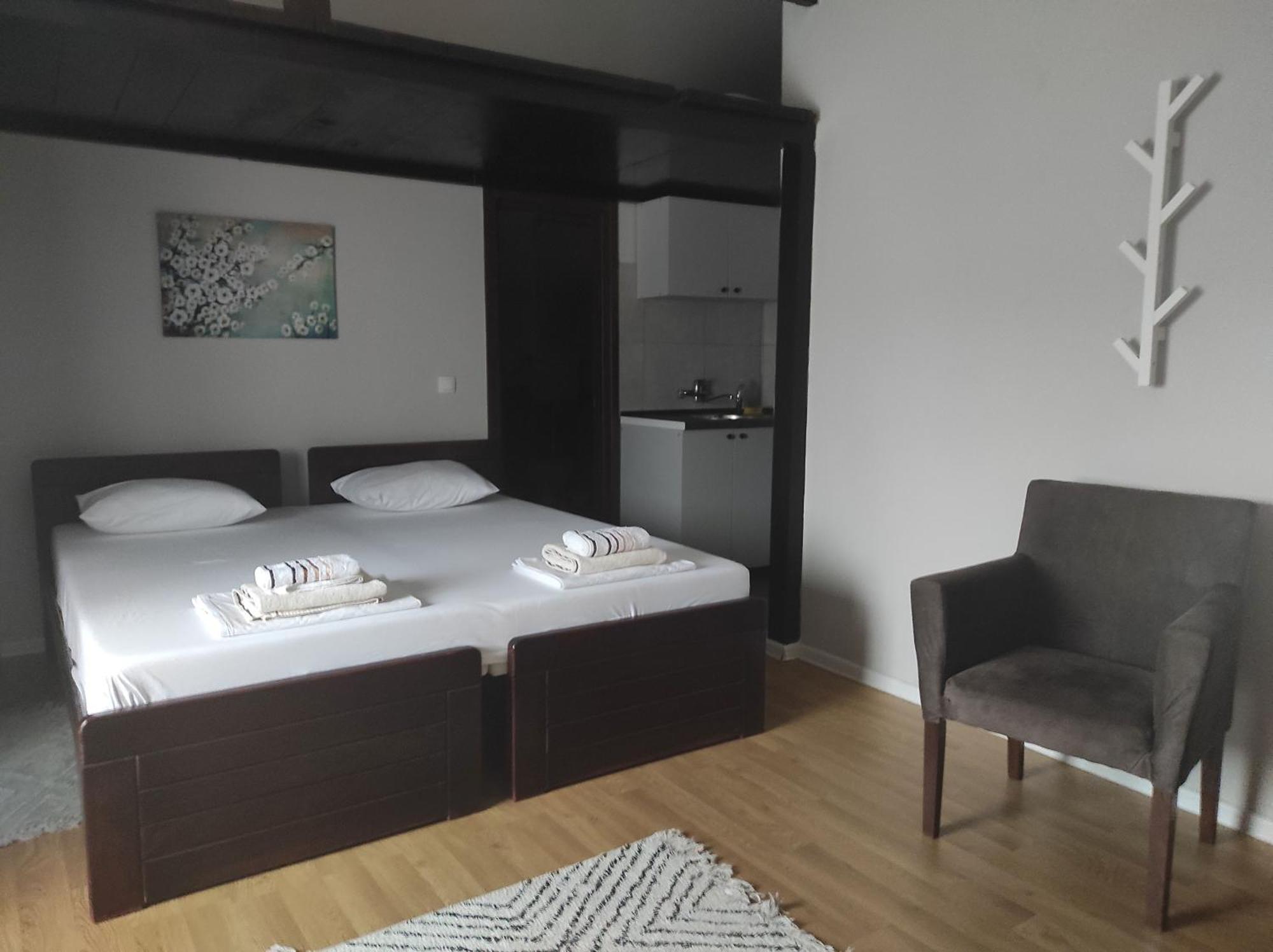 Apartments & Accommodation Stojic Novi Sad Buitenkant foto
