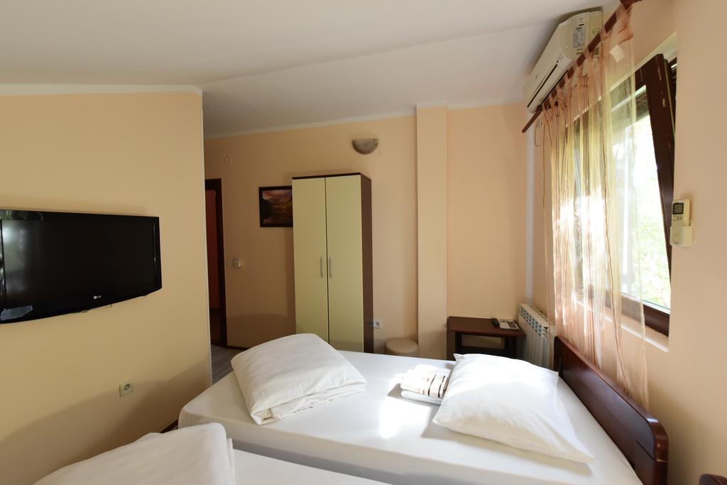 Apartments & Accommodation Stojic Novi Sad Buitenkant foto